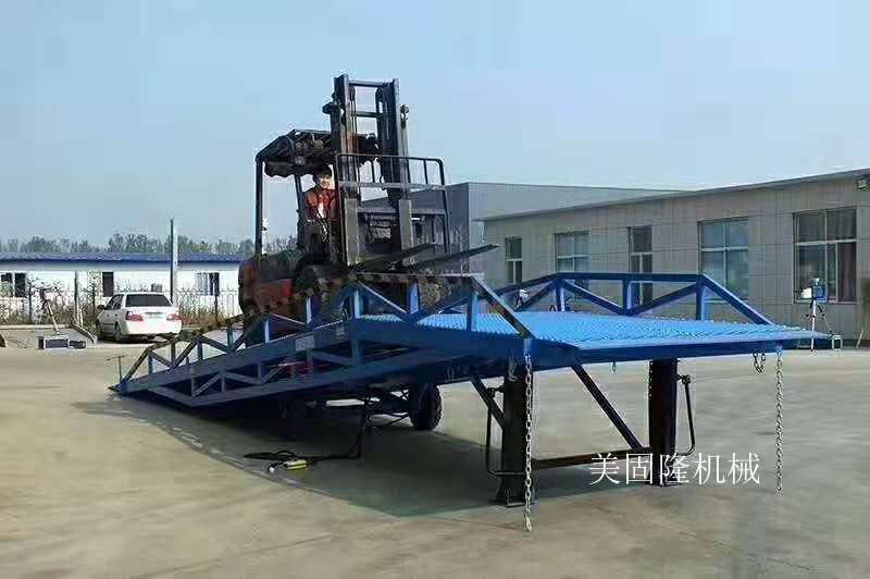 自贡移动式登车桥价格